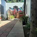 Cozy Apartment In Hollywood!